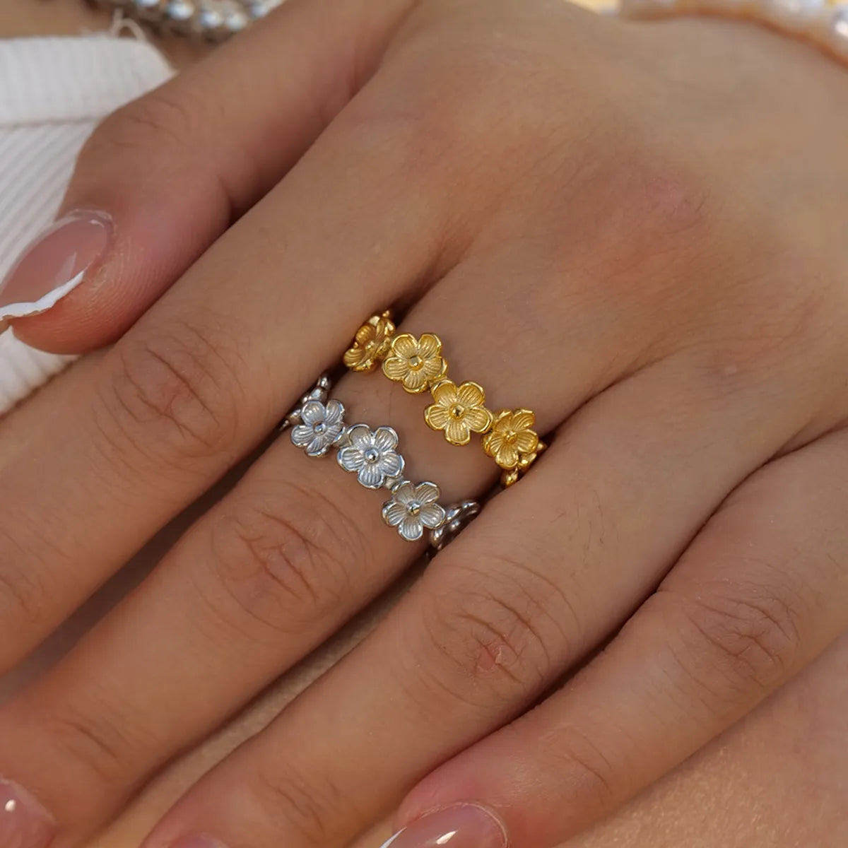 Custom Made Diamond Ring-Simple Style Flower Stainless Steel Plating 18k Gold Plated Open Rings