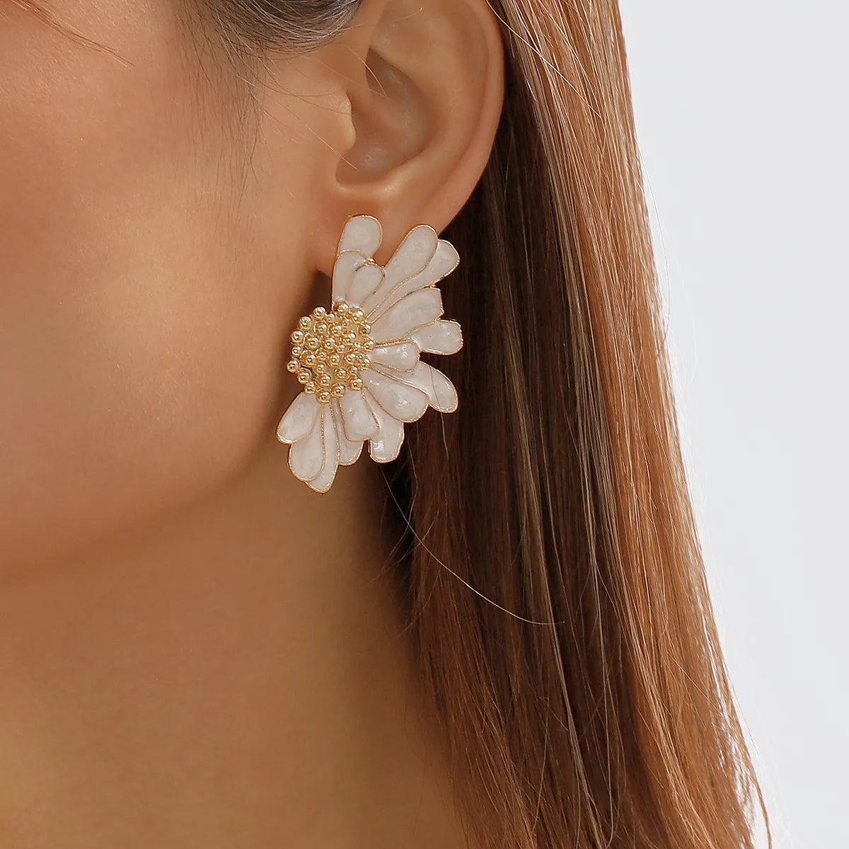 Elegant Vintage Style Sweet Flower Alloy Enamel Women'S Ear Studs