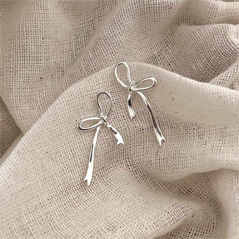 Bow Stud Earrings C1250