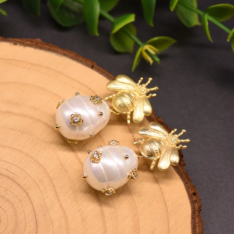 Bee Shell Pearls