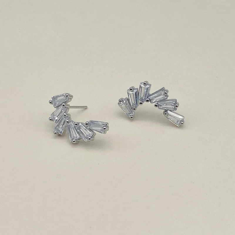 Crescent Ear Studs (White Gold Color)