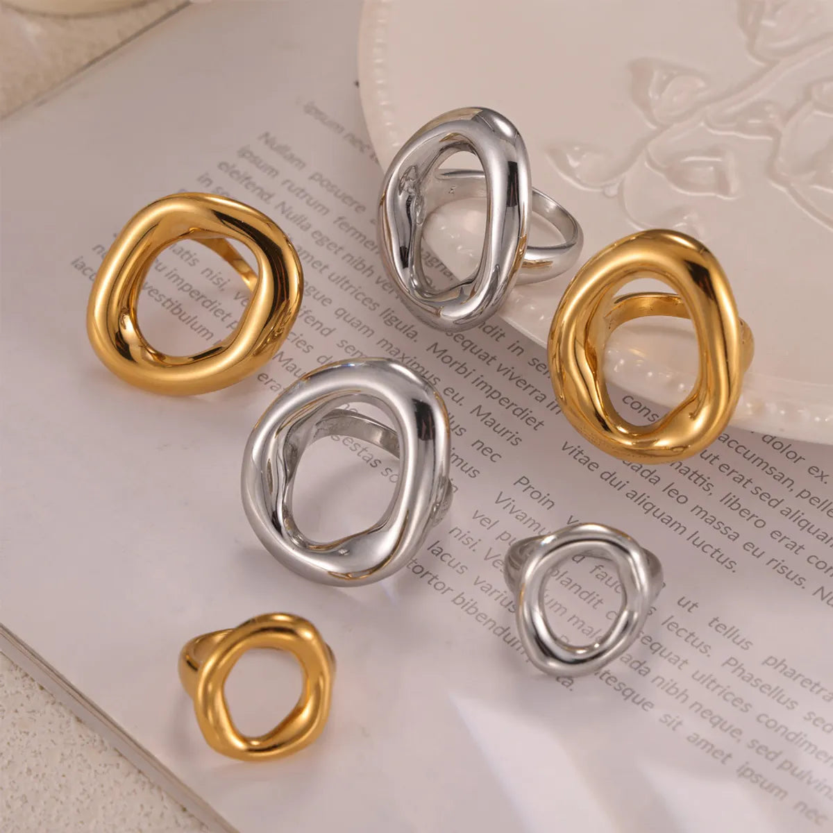 Simple Wedding Band for Women-Wholesale Jewelry IG Style Simple Style Korean Style Oval 304 Stainless Steel 18K Gold Plated Hollow Out Rings