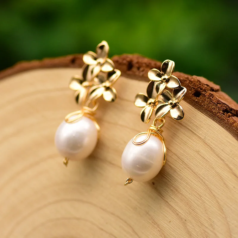 Three-Flower Rice-Shaped Pearl Earrings